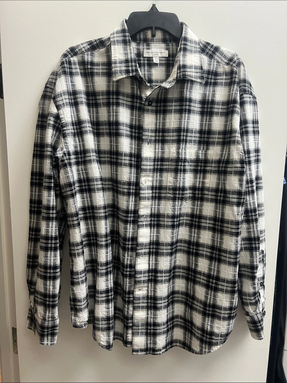 Banana Republic Black & White Plaid Men's Button-Down Shirt, Large, Never worn.
